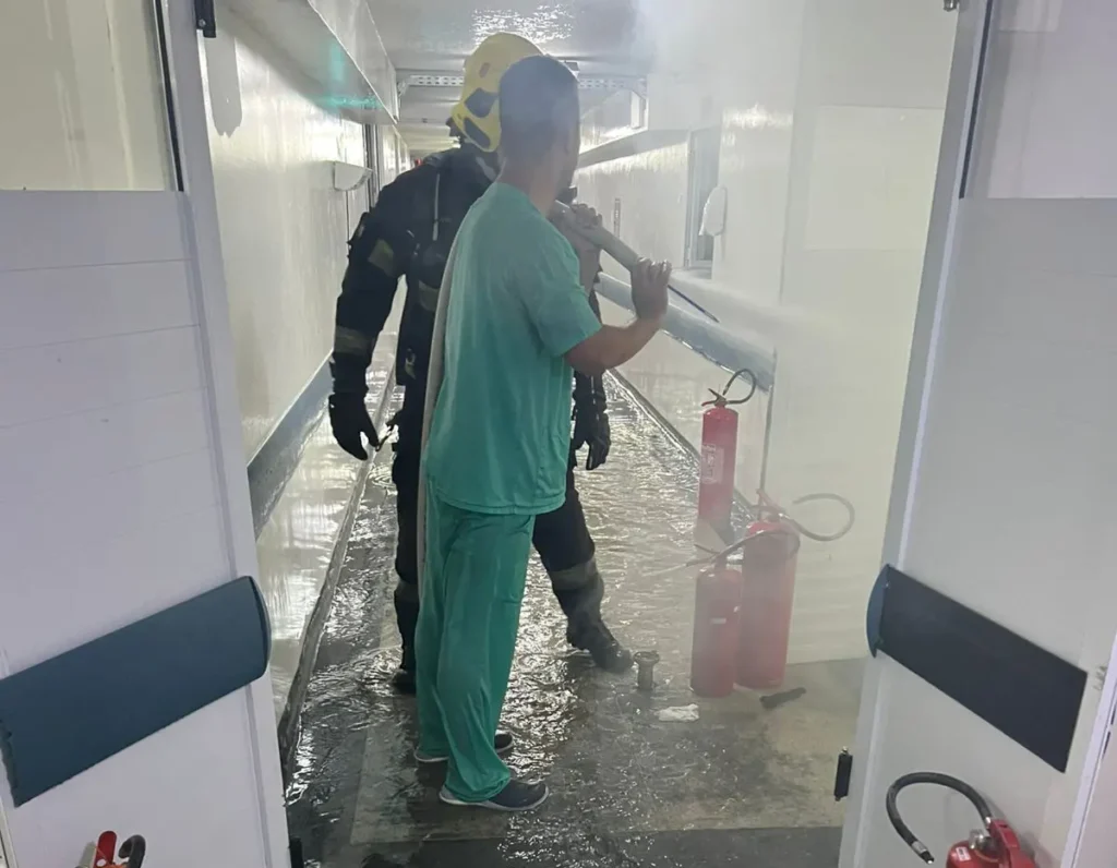 Bombeiros Combatem Incêndio no HEAPA