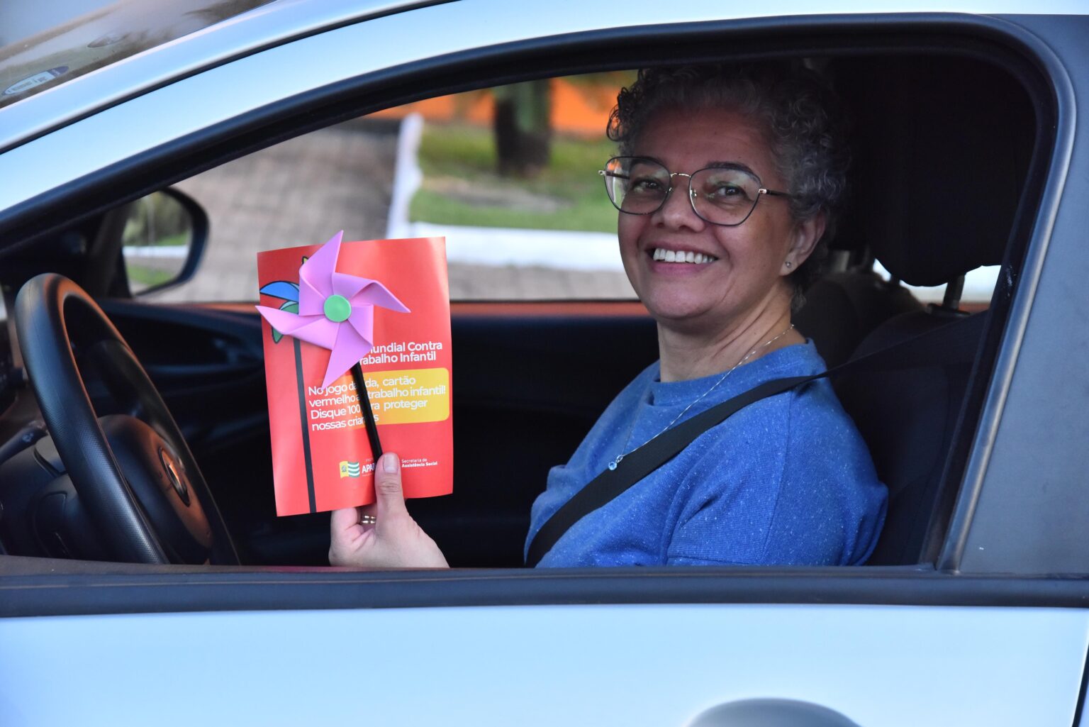 Foto de uma motorista que participou da campanha.