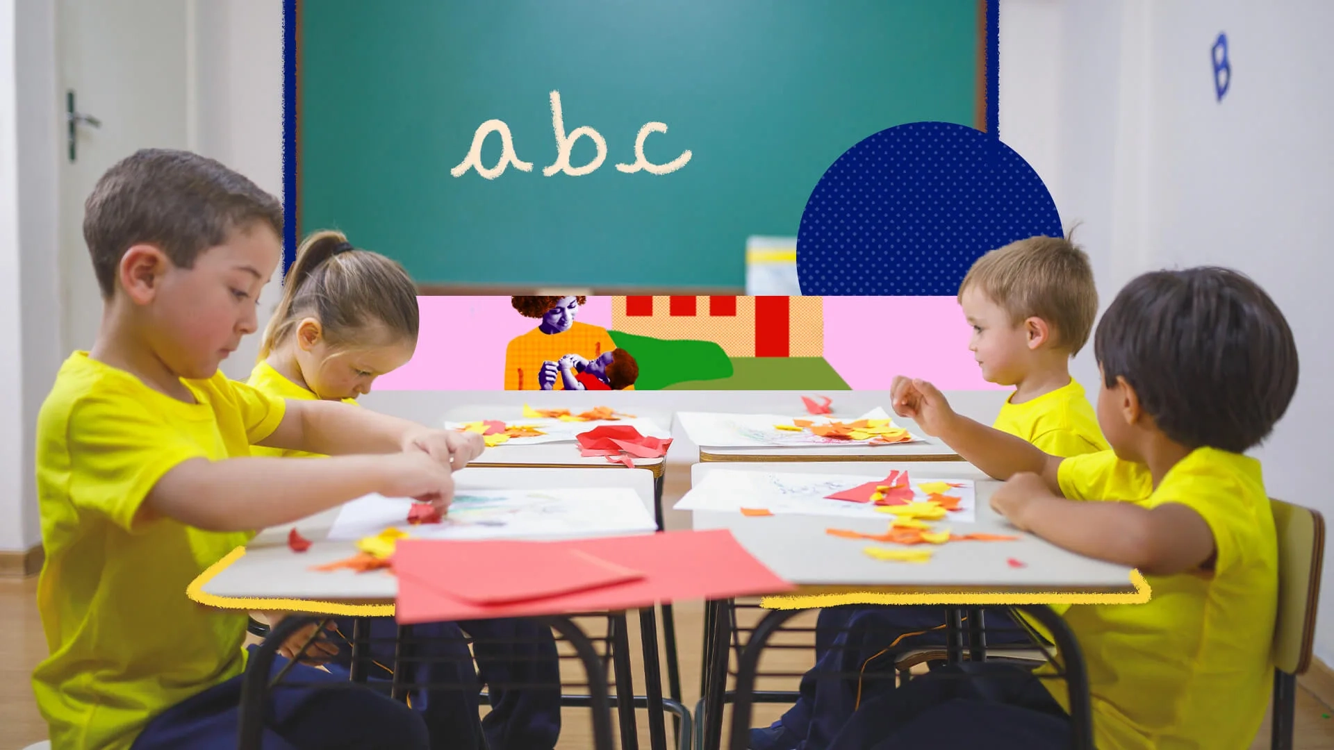 Crianças participam de atividade de colagem em sala de aula, com ambiente educativo e lúdico voltado à educação infantil.