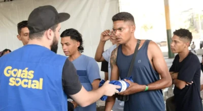 Pessoas em situação de rua participam do projeto Dignidade na Rua.