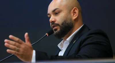 Foto do vereador Lipe Gomes.