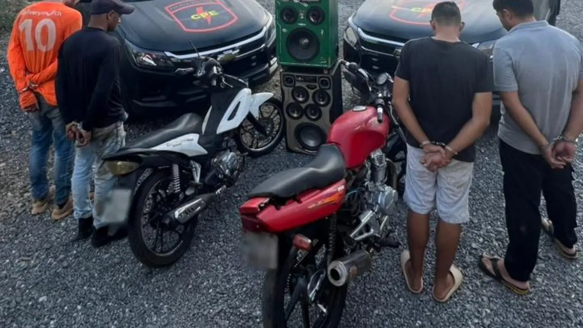 Suspeitos presos pela equipe do CPE, motos recuperadas.