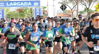 A foto mostra o início da corrida Aparecida Correndo Pela Vida.
