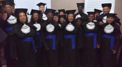 Foto dos formandos do projeto "Alfabetização e Família".