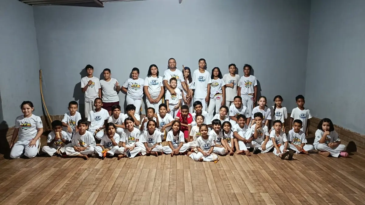 Foto dos professores e alunos do projeto Geração de Valor.