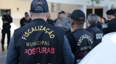 Fiscais municipais de posturas.