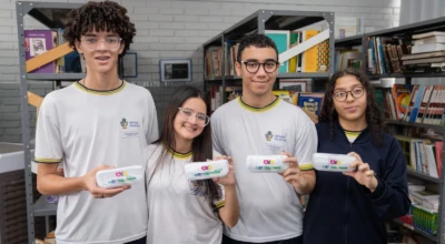 Alunos da rede que receberam os óculos pelo Programa Olhar para todos.