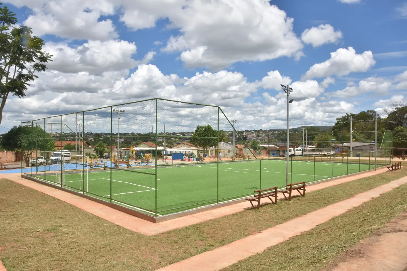Revitalização urbana no Jardim Tiradentes.