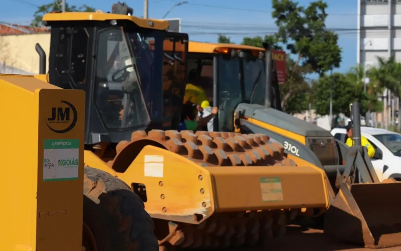 Máquina usada em parceria entre prefetura e Goinfra.