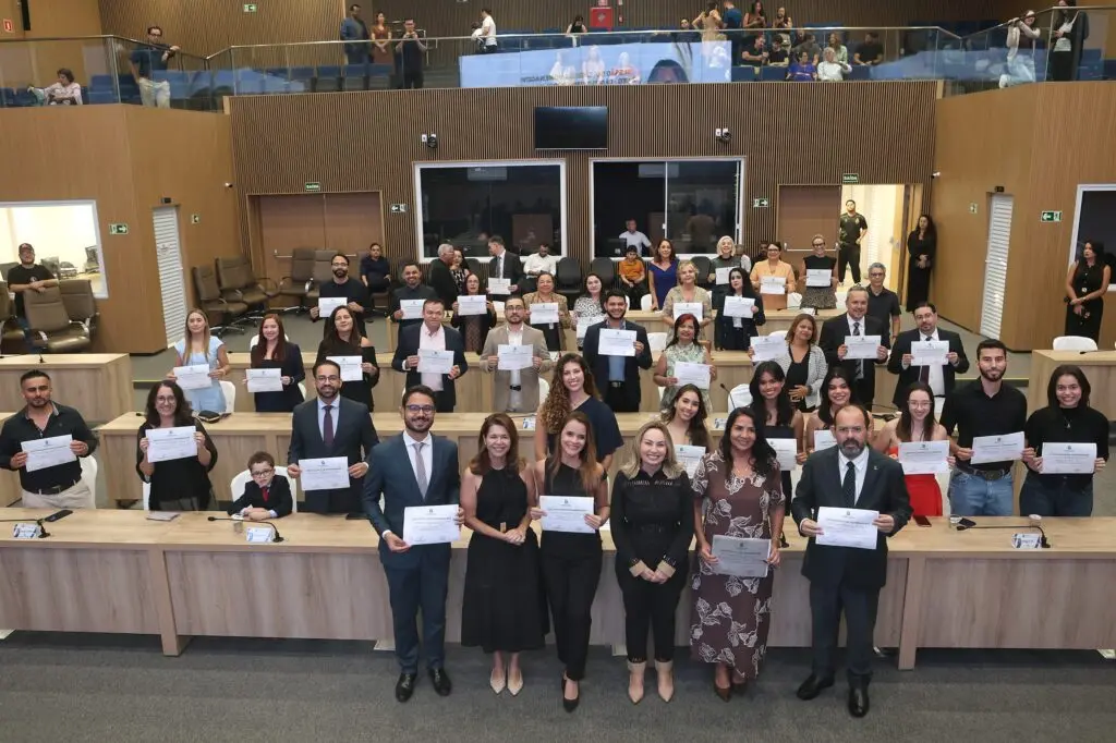 Homenagem na Camara Municipal de Aparecida em Sessão solene para homenagiar a UEG