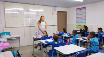 Professora Escola Municipal
