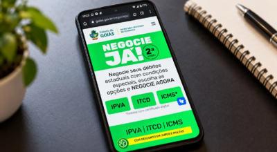 Smartphone exibindo portal Negocie Já!